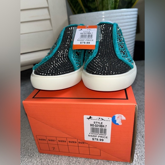 NEW Montana West Women’s Embroidered Aztec Bling Shoes 7 - Picture 2 of 6